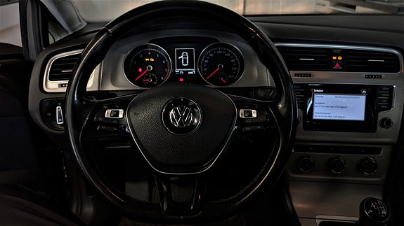 Volkswagen Golf VII 12 of 17