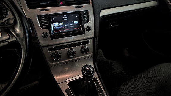 Volkswagen Golf VII 14 of 17