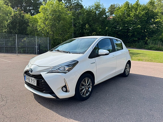 Toyota Yaris 5 of 5