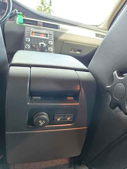 Volvo V70 8 of 9