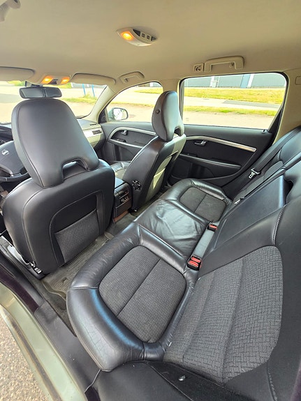 Volvo V70 6 of 9
