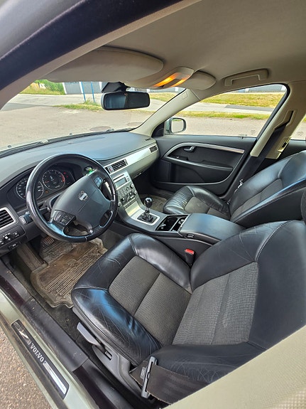 Volvo V70 5 of 5