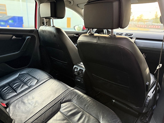Volkswagen Passat 12 of 12