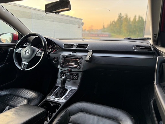 Volkswagen Passat 11 of 12