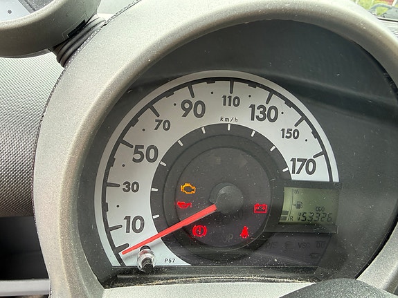 Peugeot 107 2 of 5