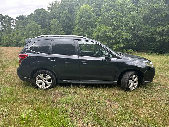 Subaru Forester 5 of 12