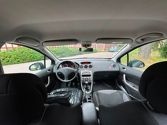 Peugeot 308 4 of 6