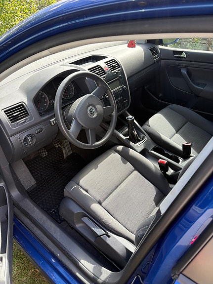 Volkswagen Golf V 4 of 4
