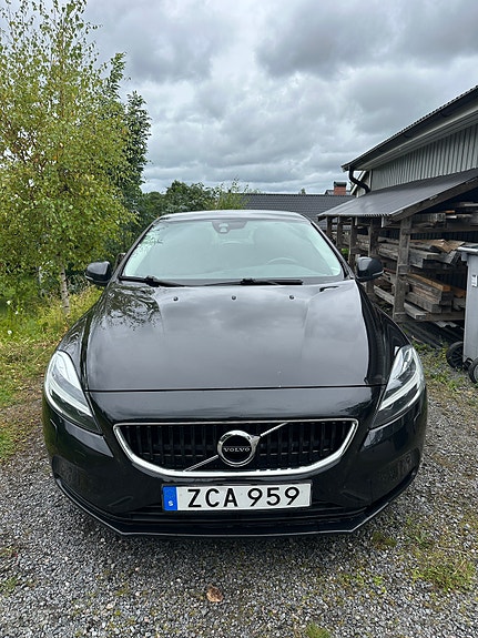Volvo V40 3 of 10