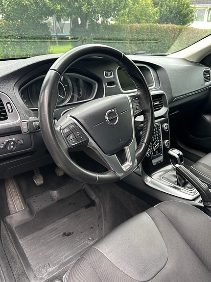 Volvo V40 6 of 10