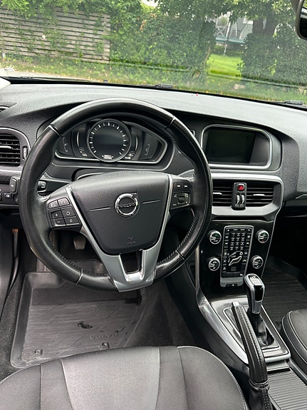 Volvo V40 8 of 10