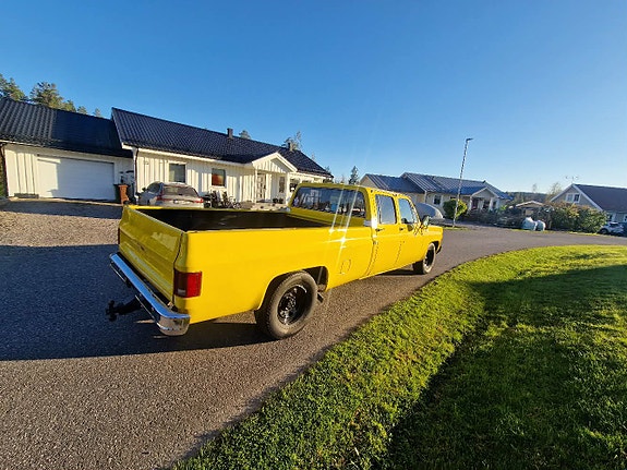 Chevrolet Crew Cab 3 of 5