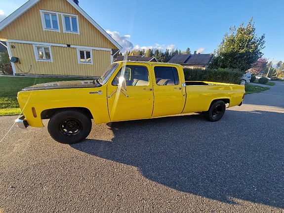 Chevrolet Crew Cab 2 of 5
