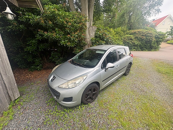 Peugeot 207 SW 4 of 4