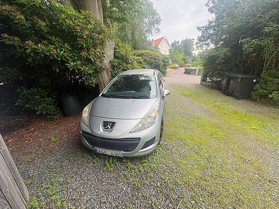 Peugeot 207 SW 2 of 4