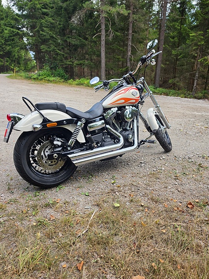 Harley-Davidson Wide Glide 3 of 5