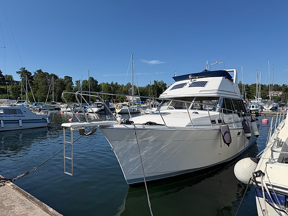Bayliner 3288 2 of 10