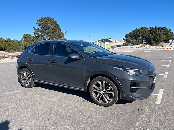 Kia XCeed 3 of 9