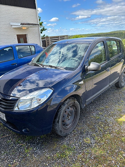 Dacia Sandero 2 of 5