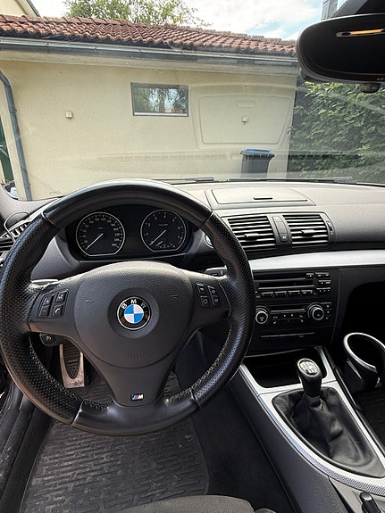 BMW 120i 5 of 8
