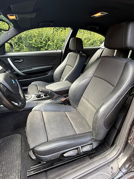 BMW 120i 6 of 8