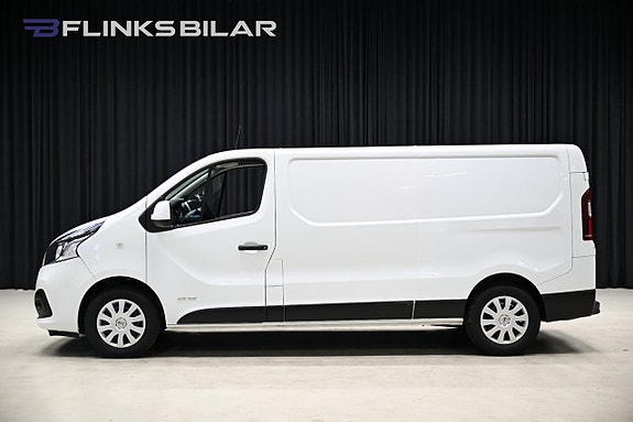 Nissan NV300 3 of 5