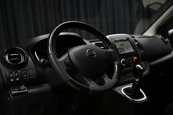 Nissan NV300 13 of 28
