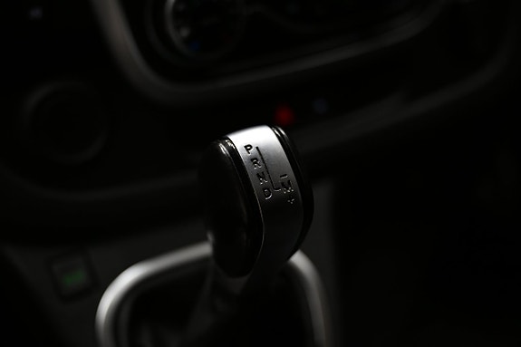 Nissan NV300 19 of 28