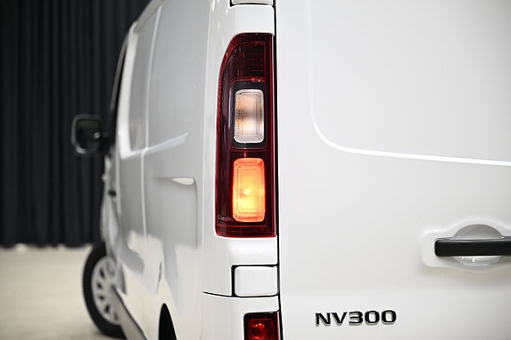 Nissan NV300 10 of 28