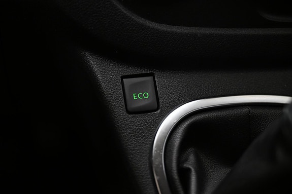 Nissan NV300 20 of 28