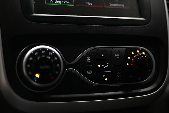 Nissan NV300 21 of 28