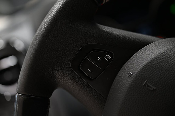 Nissan NV300 22 of 28