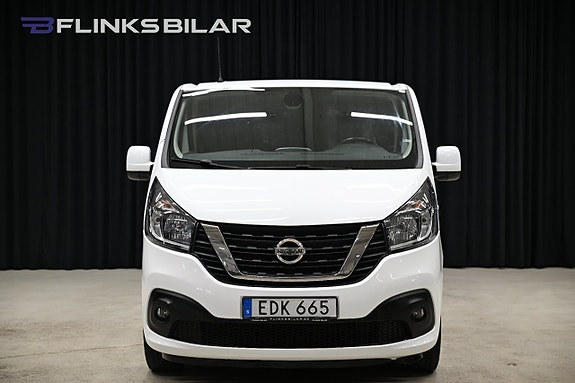 Nissan NV300 11 of 28