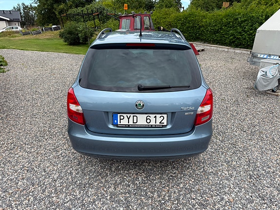 Skoda Fabia 2 of 5