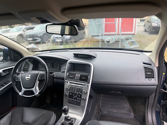Volvo XC60 3 of 4