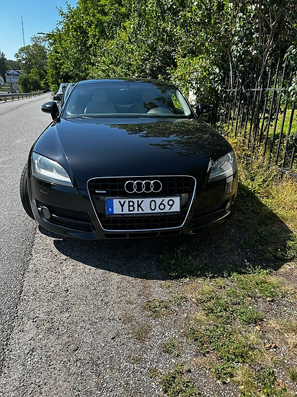 Audi TT 3 of 5