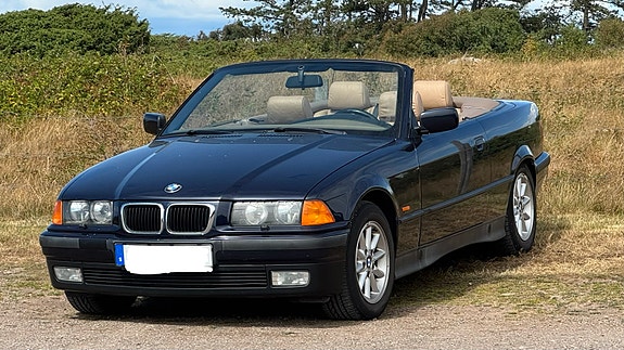 BMW 328i 2 of 12