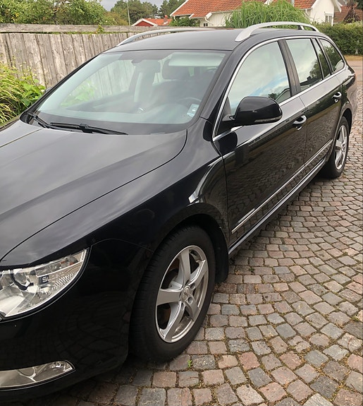 Skoda Superb 2 of 5