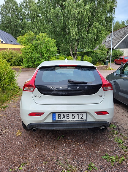 Volvo V40 3 of 5