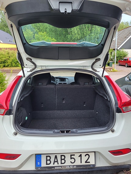 Volvo V40 4 of 5