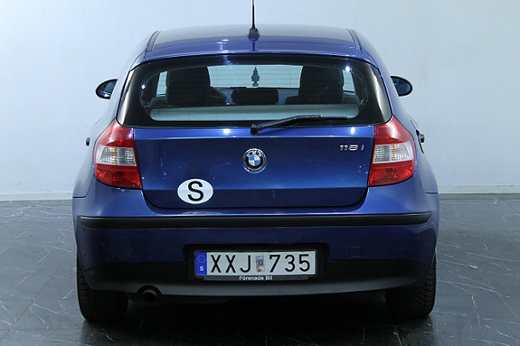 BMW 118i 6 of 11