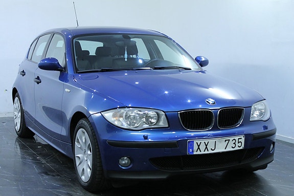 BMW 118i 2 of 11