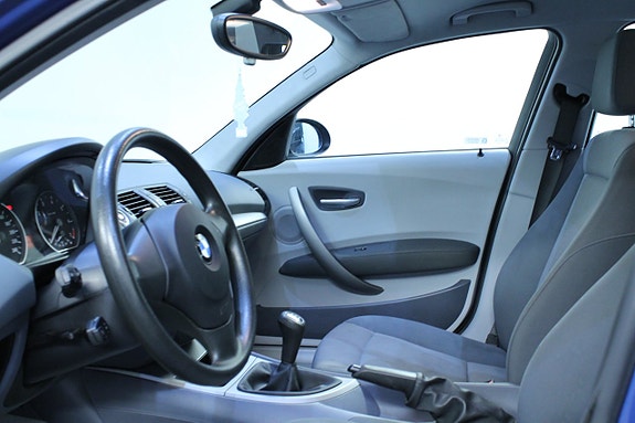 BMW 118i 9 of 11