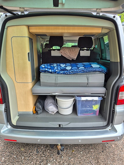 Volkswagen California 9 of 18