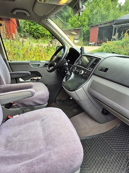 Volkswagen California 16 of 18