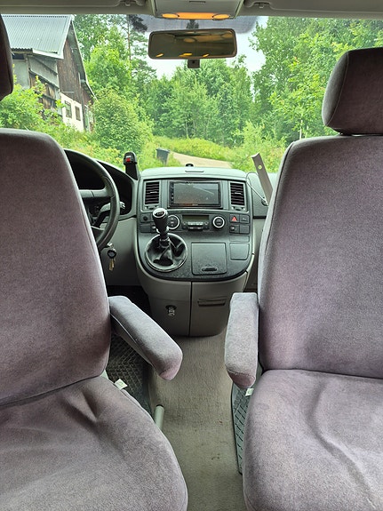 Volkswagen California 8 of 18