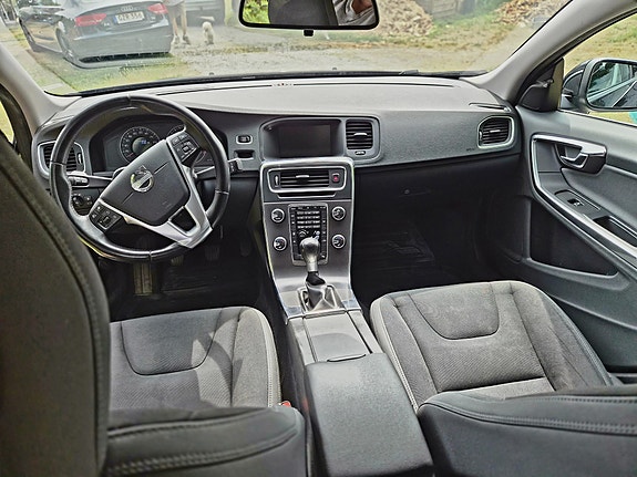 Volvo S60 5 of 5