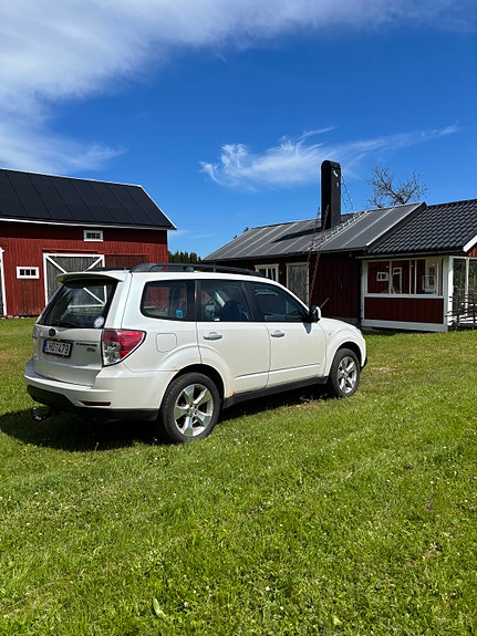 Subaru Forester 2 of 3