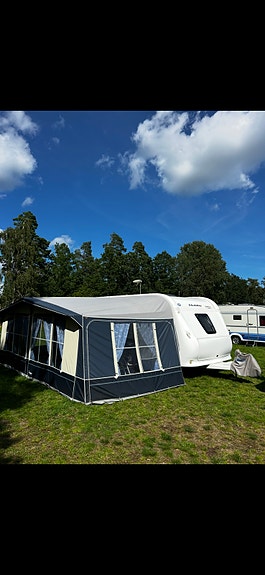 Hobby 560 Kmfe De Luxe.    3 våningssängar! 2 of 8
