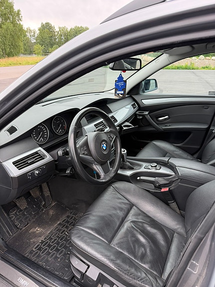 BMW 520d 6 of 8